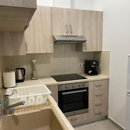Modern City Center Apartment Saripolou 2 Limassol Eksteriør billede
