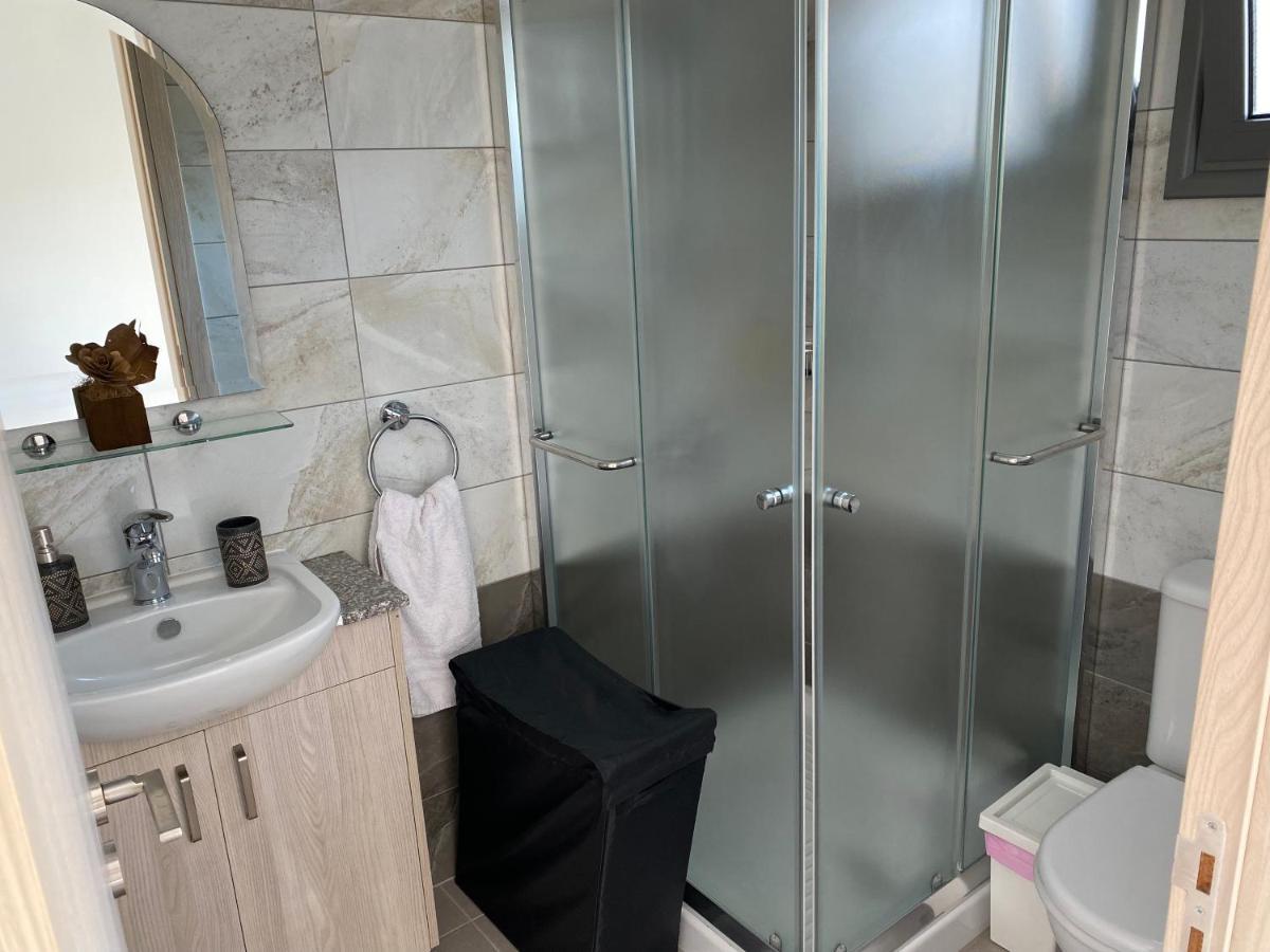 Modern City Center Apartment Saripolou 2 Limassol Eksteriør billede